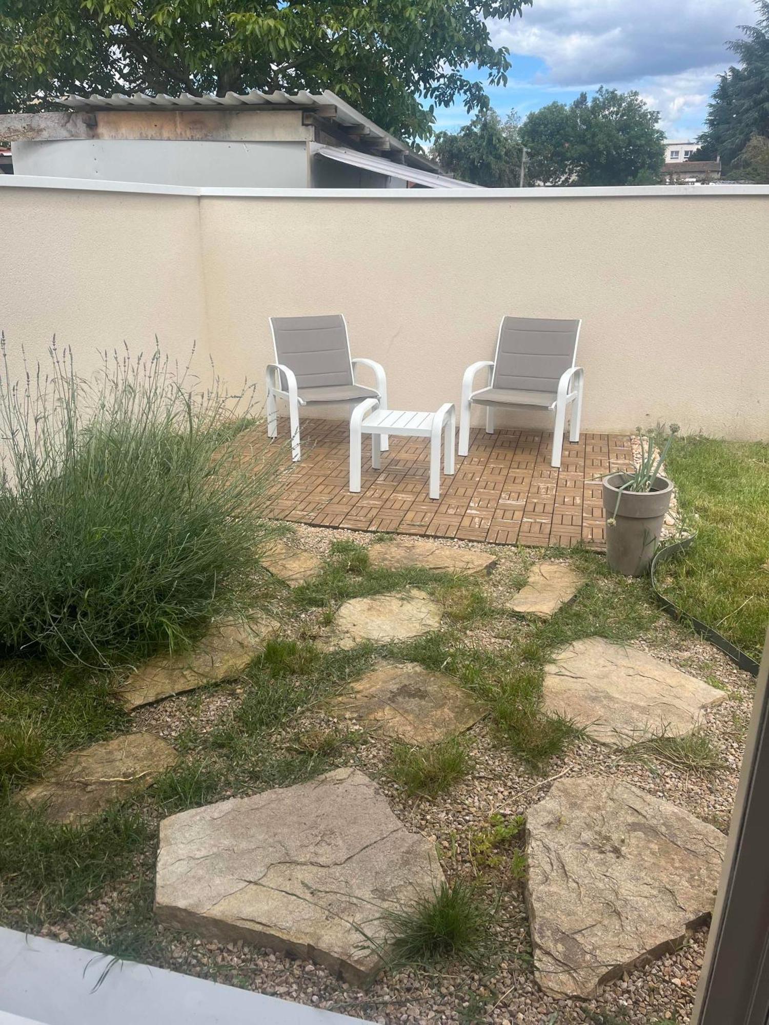 Villa Bleu Marine Chic Calme Et Jardin Andrezieux-Boutheon Zewnętrze zdjęcie